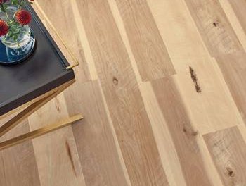 Vinyl flooring tiles and planks